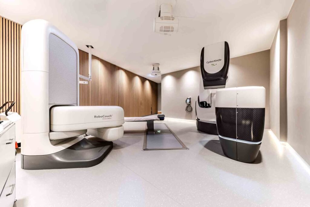 HELIX Salzburg martinundklein Cyberknife September25 53 HDR